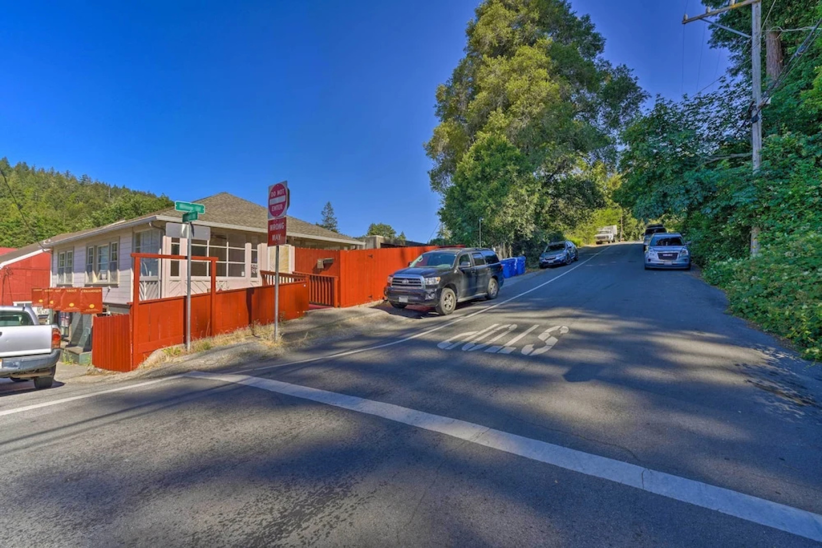 \sun-dappled Retreat: Walk to Restaurants!