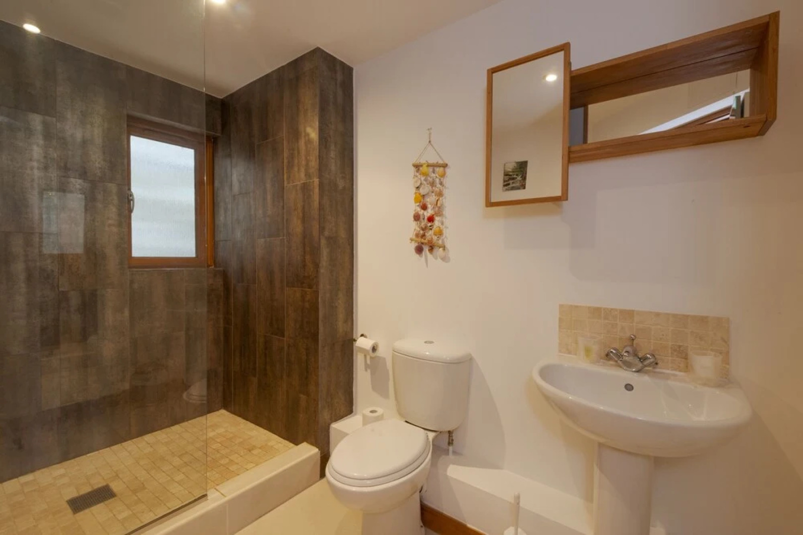 White Lodge Apartment