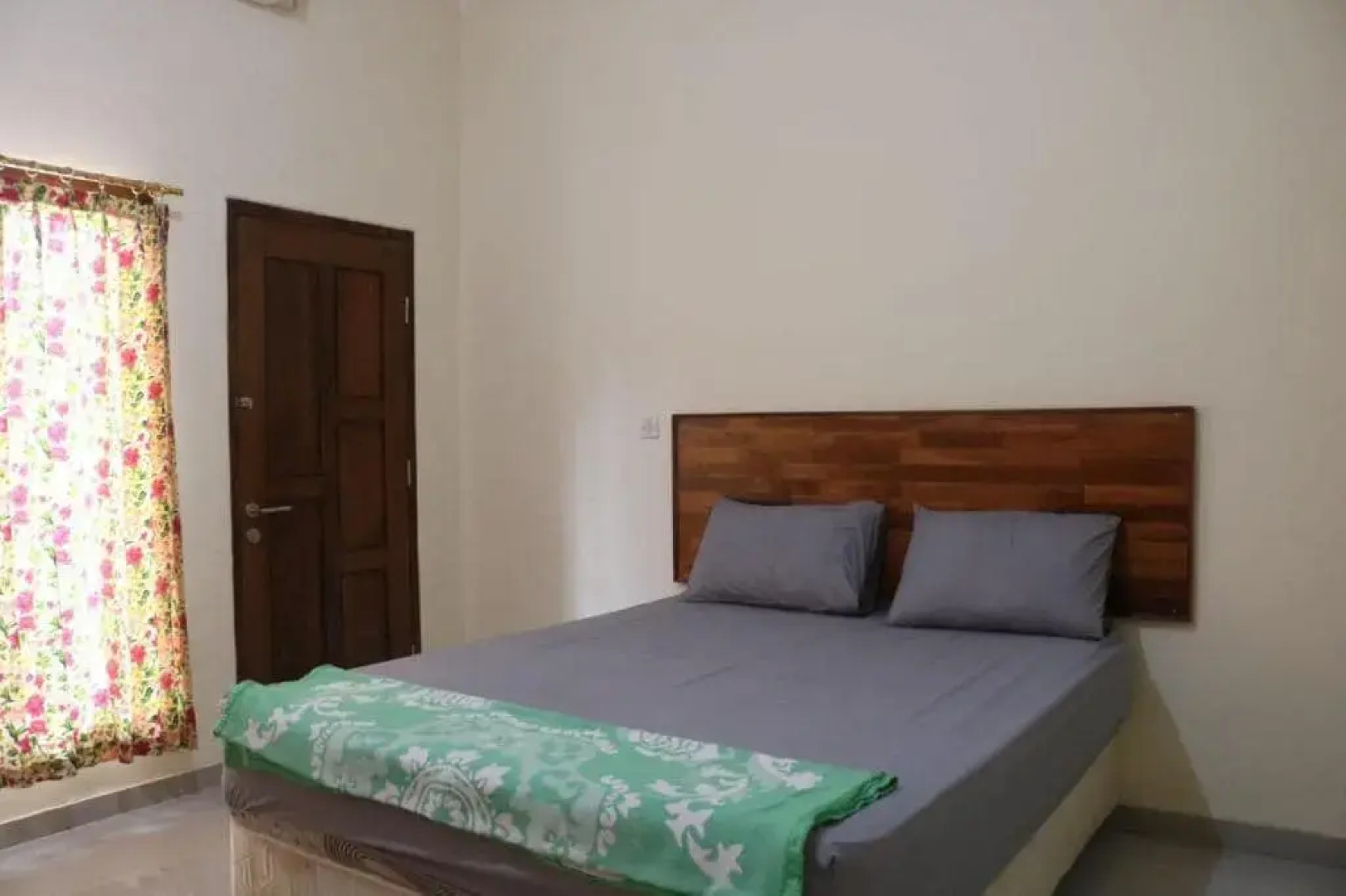 Rifaraz Syariah Hotel by OYO Rooms