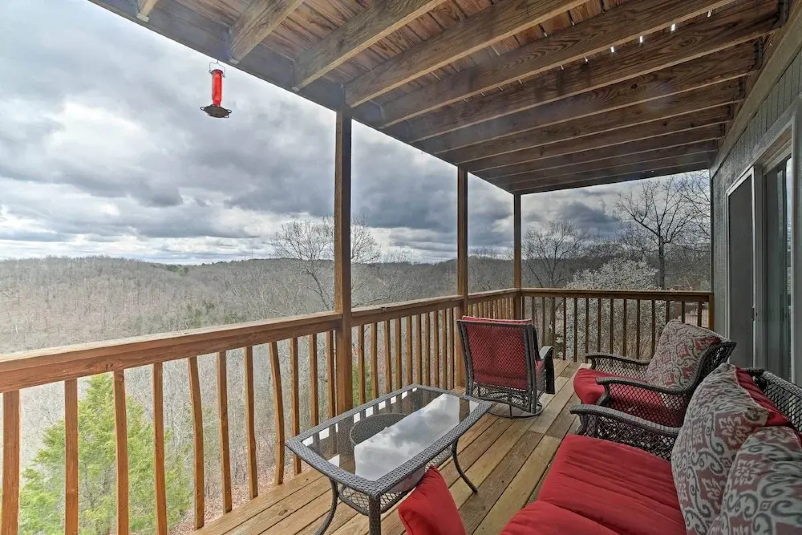 Cozy Missouri Condo ~ 2 Mi to Silver Dollar City!