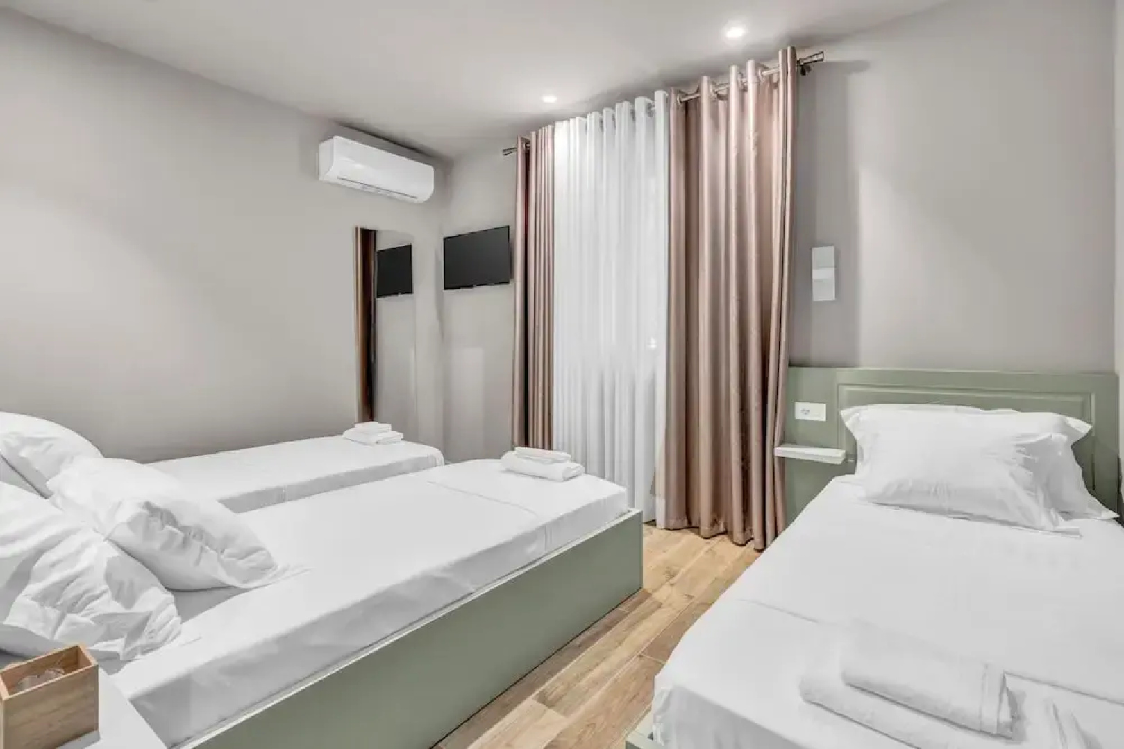 Villa Zoi A Stay to Remember I Guest House in Elbasan Castle