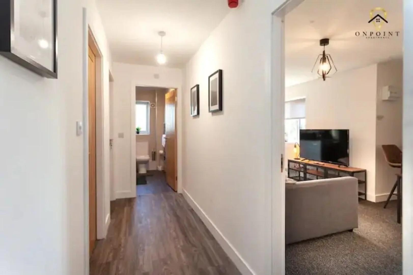 Modern 3-Storey Apartment & Free Parking