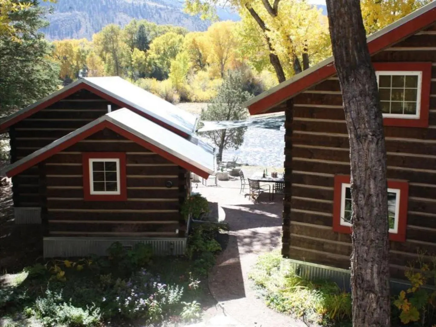 Riverside Meadows Cabins