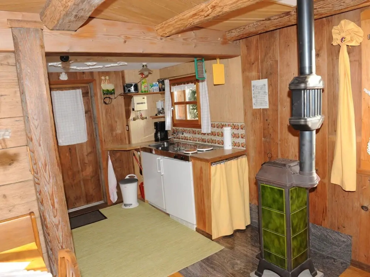 A Chalet on Delightful, Vineyard Covered Hills, Suitable for 2 People