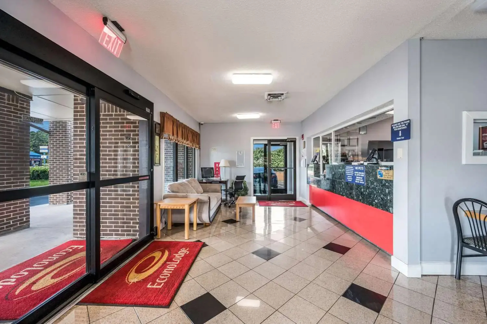 Econo Lodge Inn & Suites Huntsville University Area