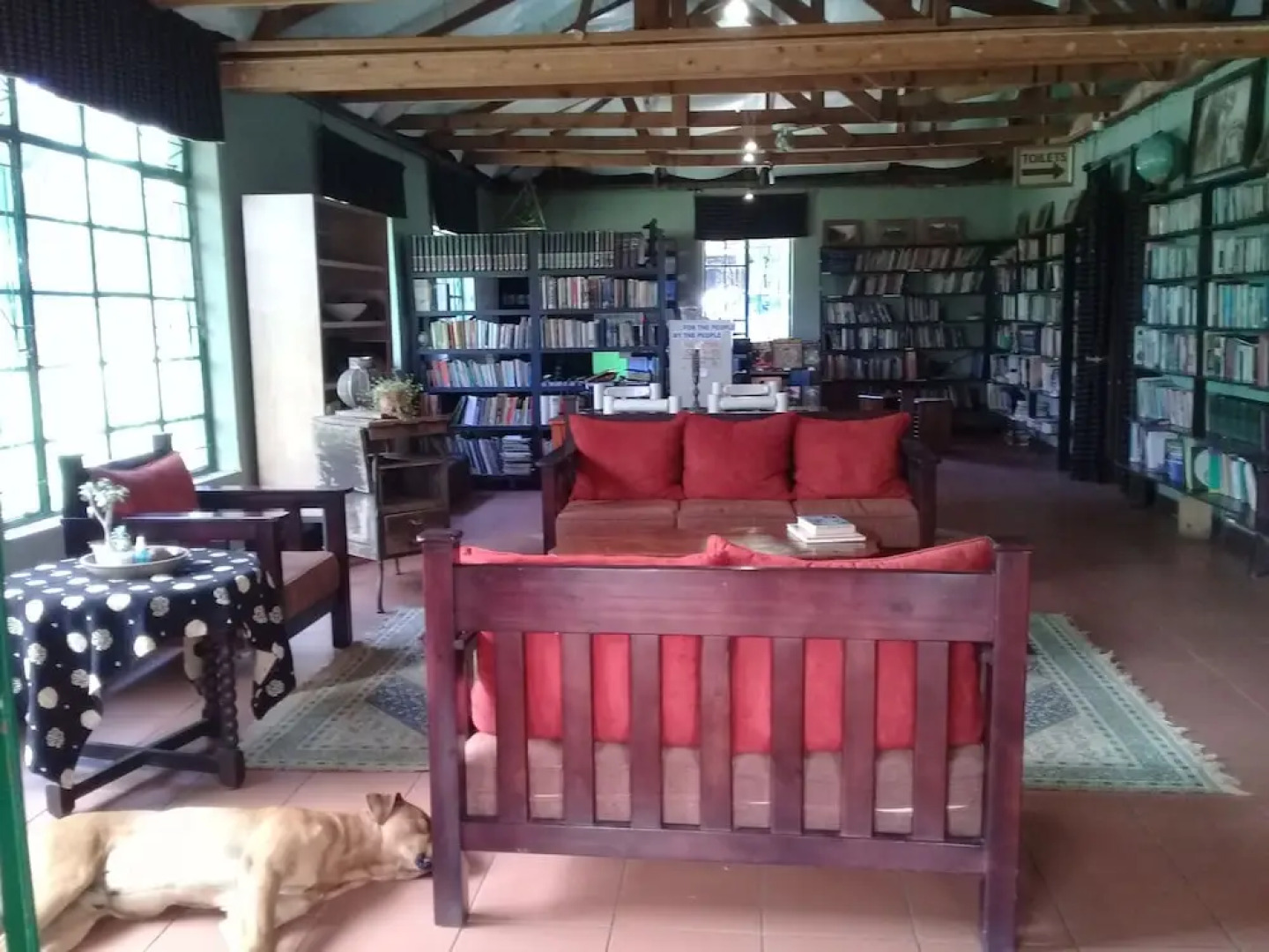 Stone Circle Lodge & Backpackers