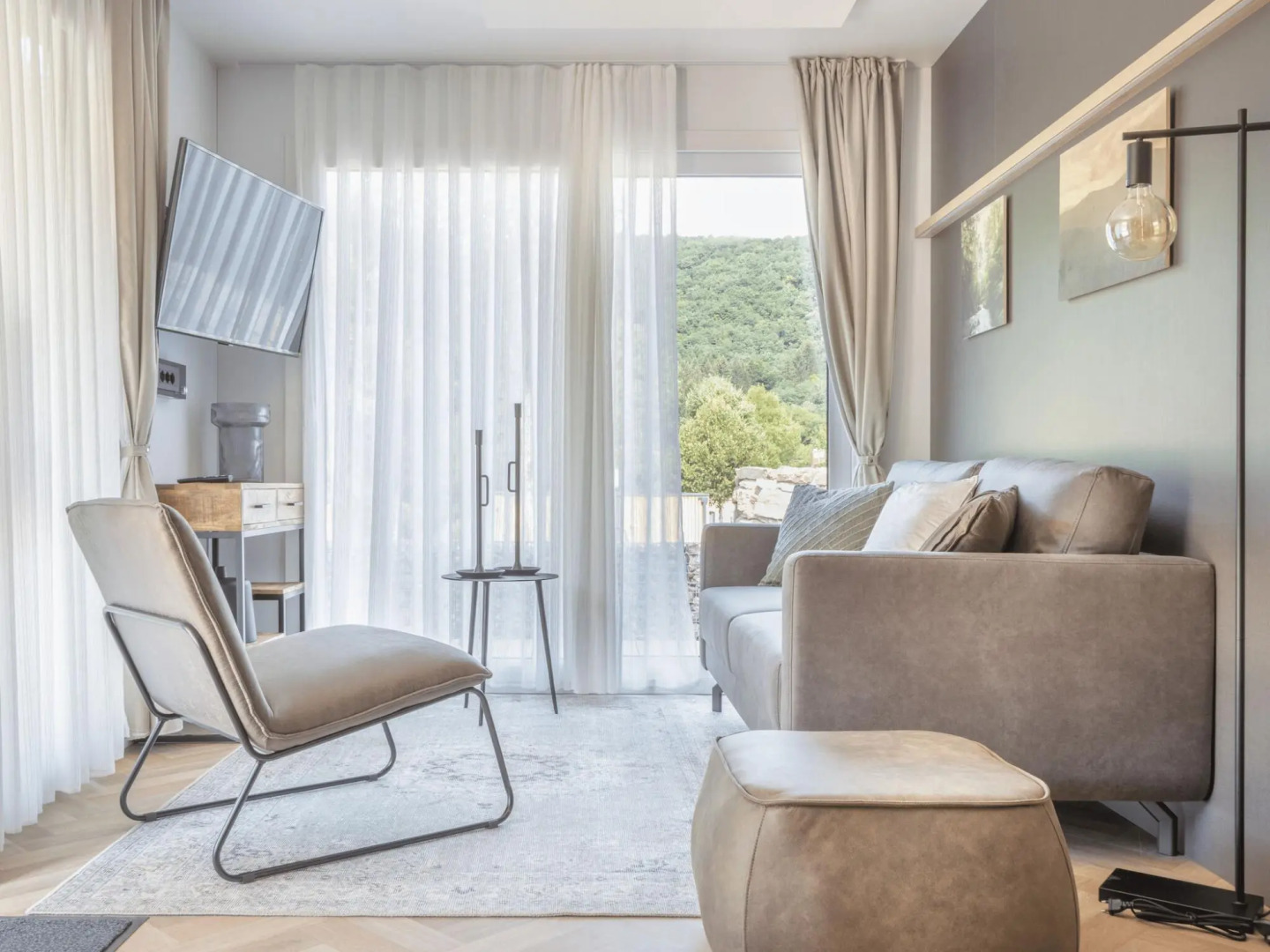 Comfortable chalet with airco, in a holiday park, in a natural environment