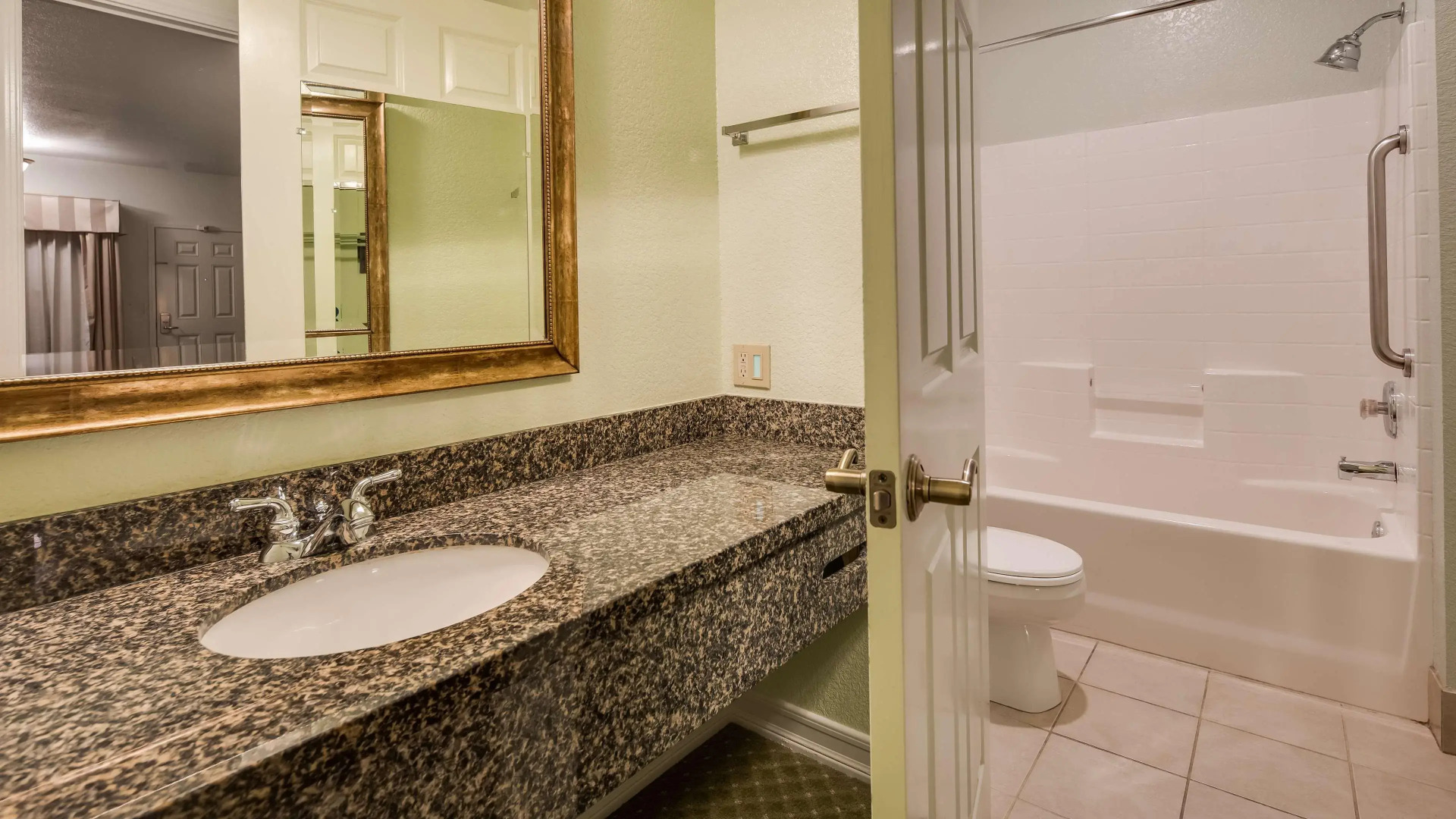 Best Western Plus Bayshore Inn