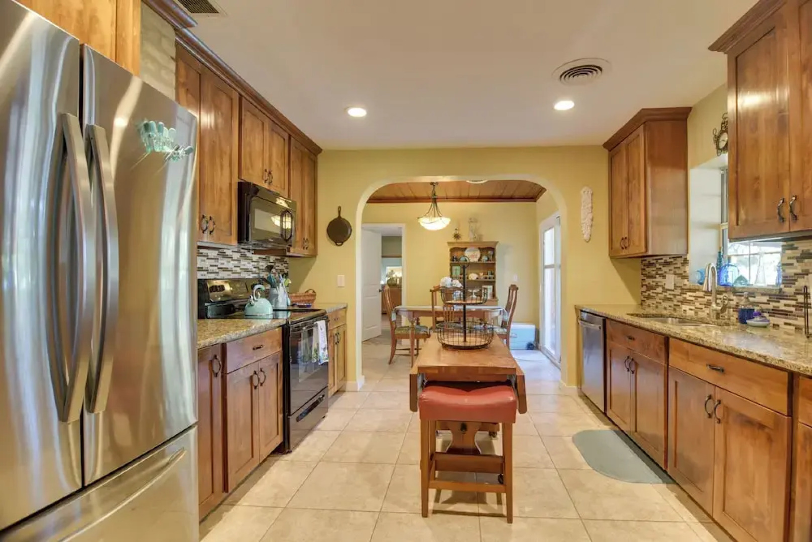 Riverfront Getaway w/ Hot Tub & Game Room!