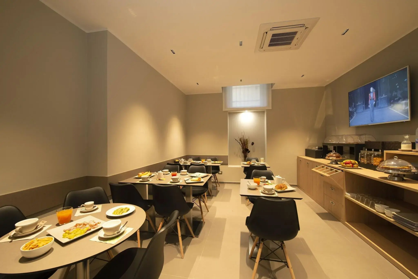 Hotel H21