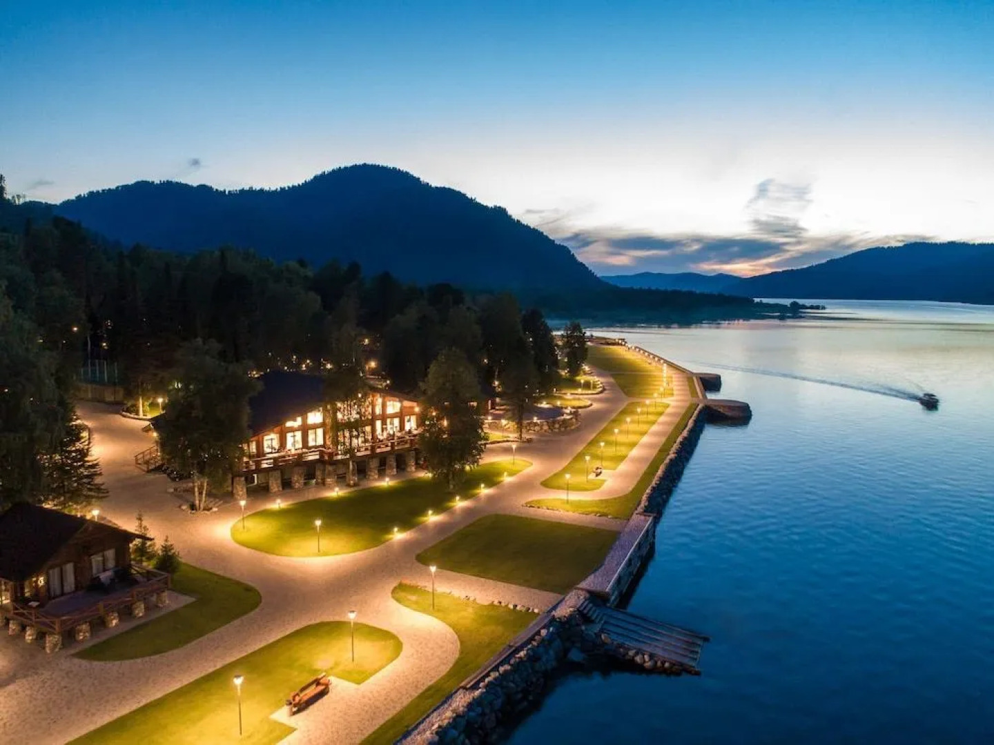 Алтай Вилладж Телецкое