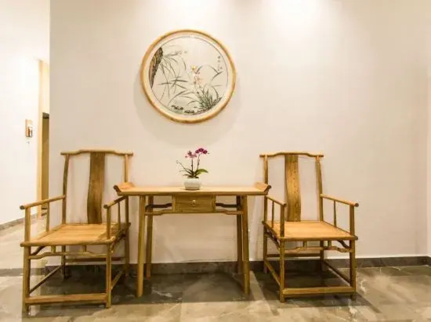 Lucky Orchid Hotel