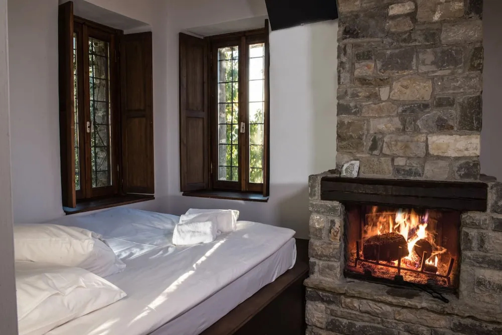 Snowpeak Chalet Archontiko-Master Suite