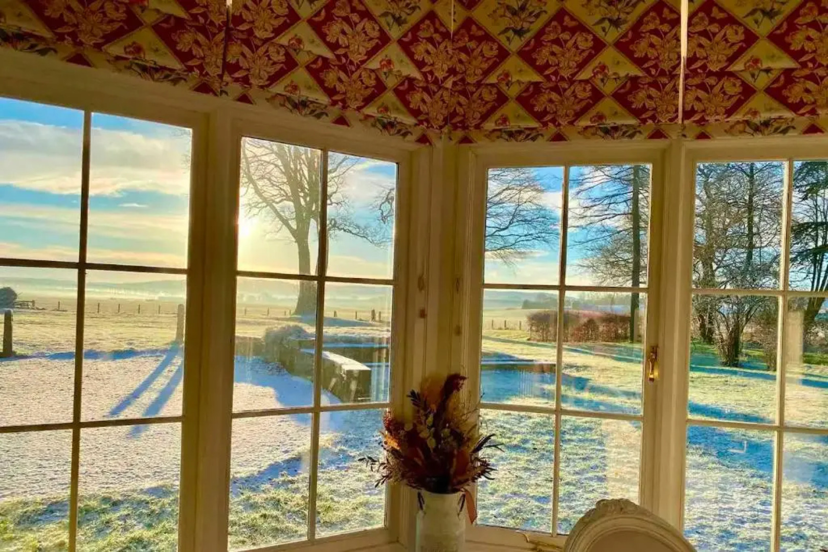 Luxury Scottish Manor House, jacuzzi & bbq cabin