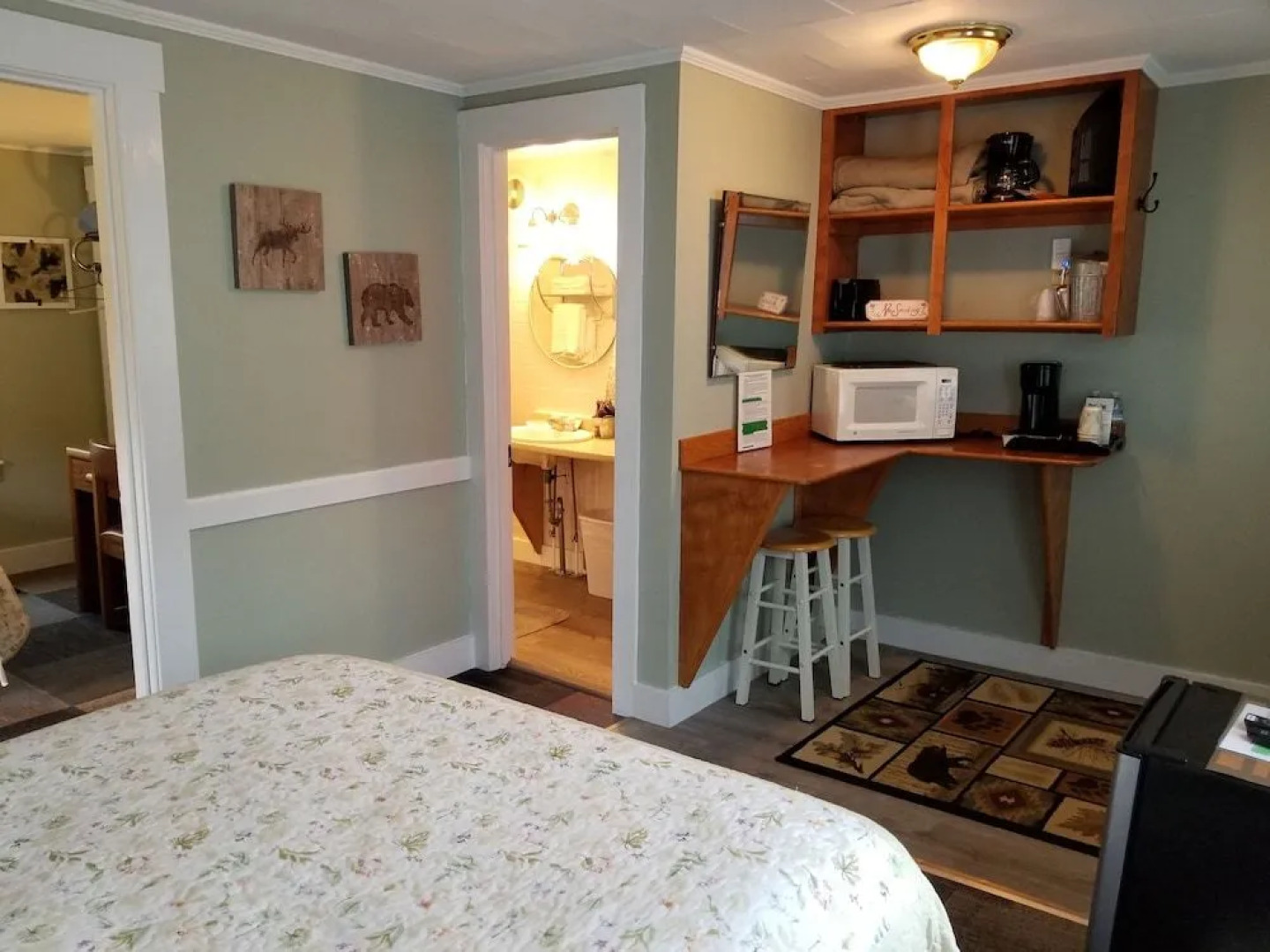 White Mountain Motel And Cottages