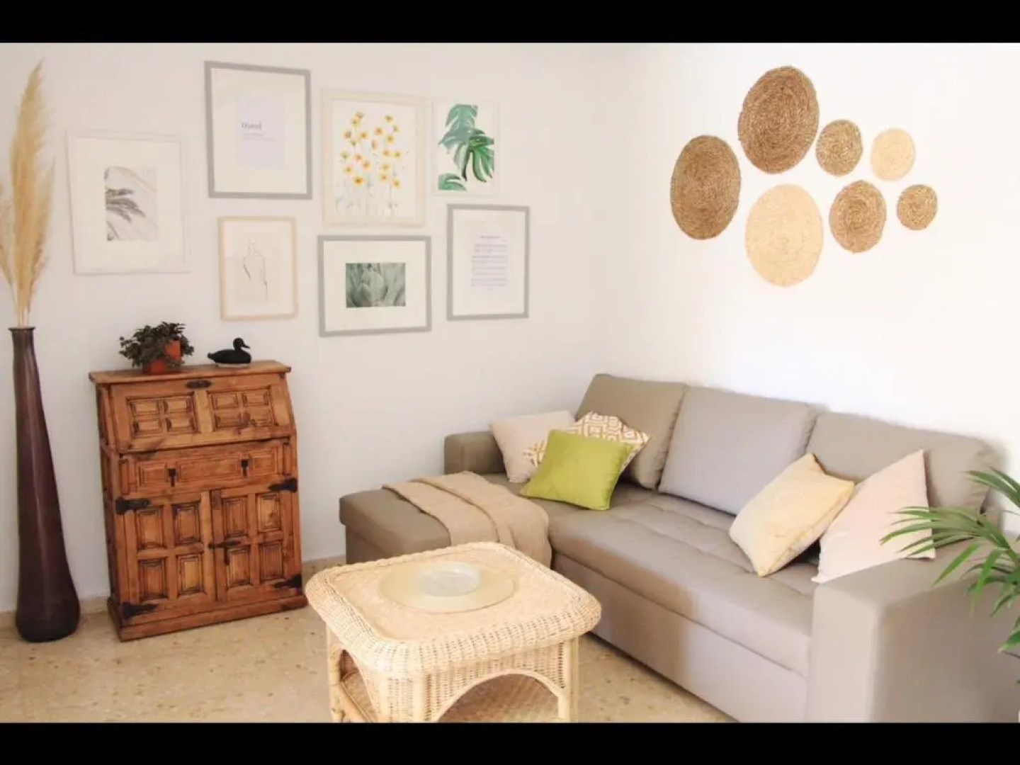 Cozy apartment on the sea