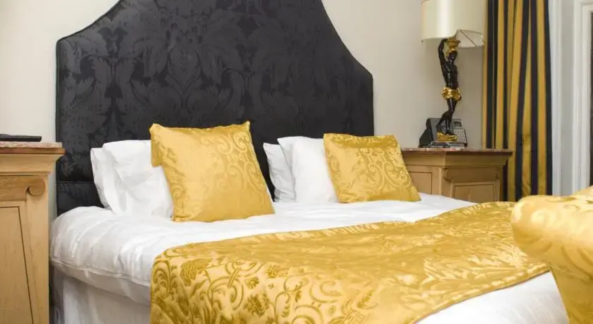 Avenue House Apartments