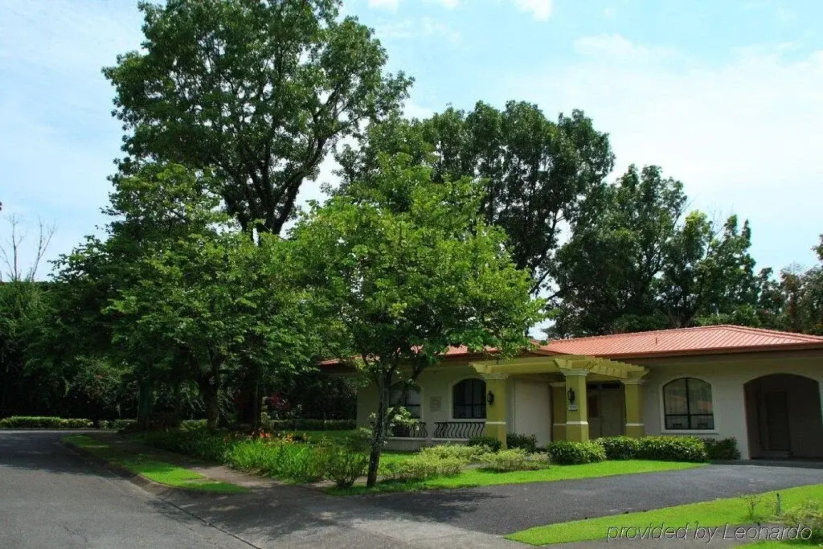 Holiday Inn Clark Field