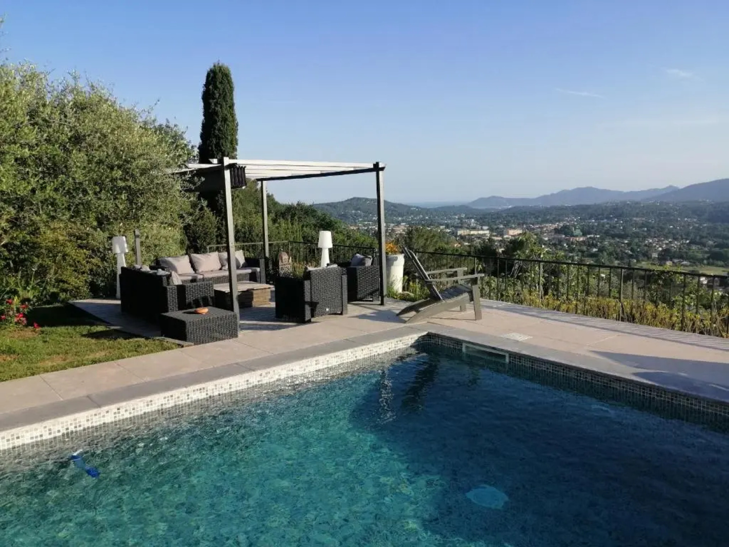 Les Lodges De lOliveraie De Virevent