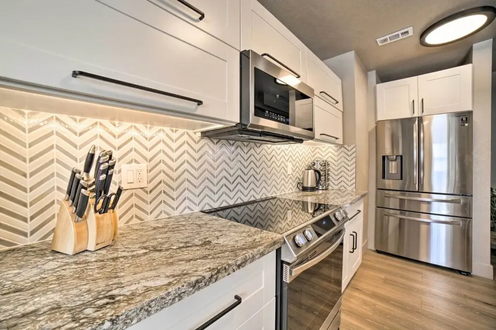 Game Room & Putting Green: Reno Home!