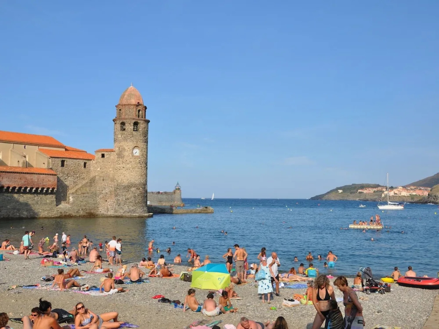 Cosy Villa in Montbrun-des-corbieres With Jacuzzi