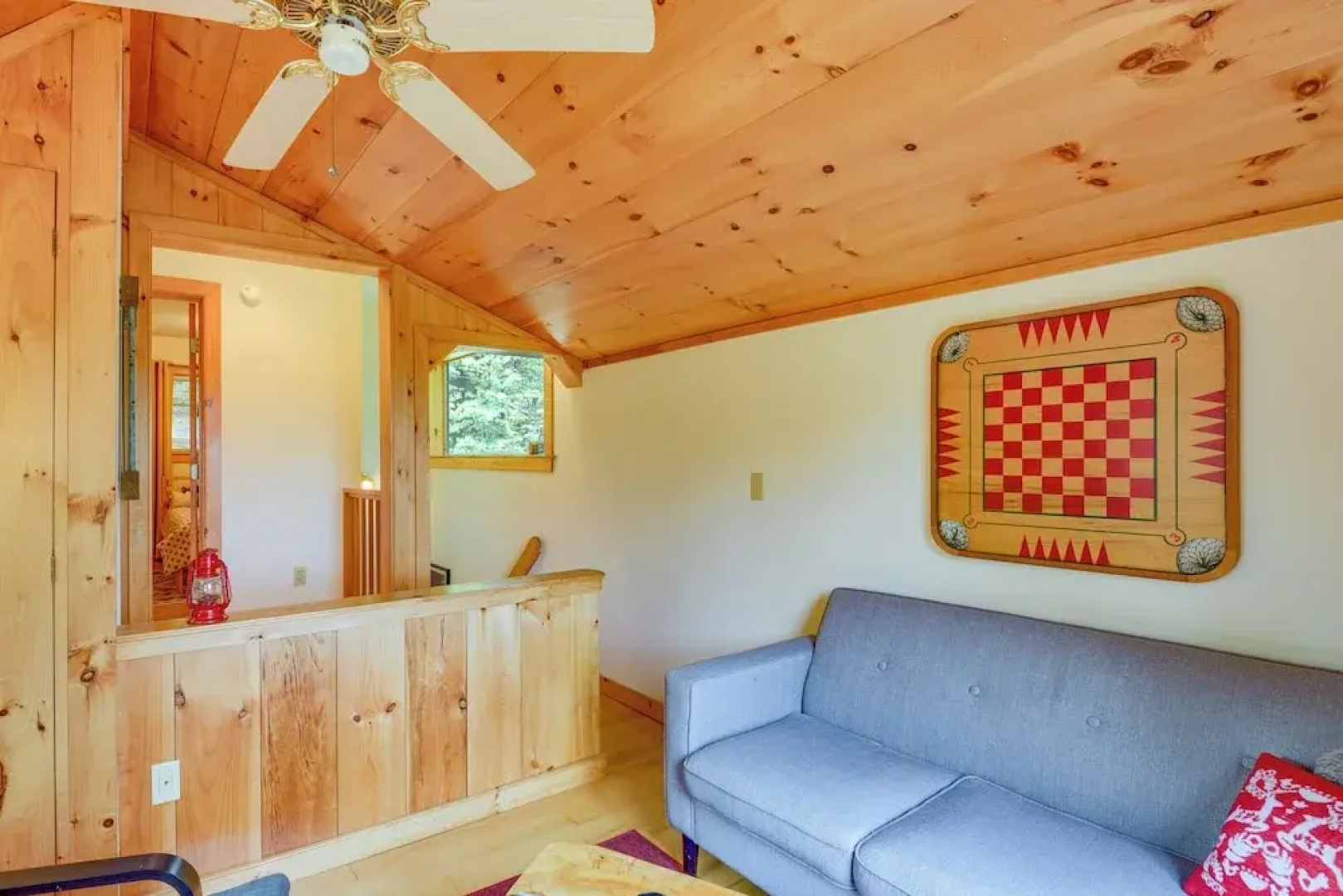 Storybook Stratton House: 3 Mi to Mount Snow!