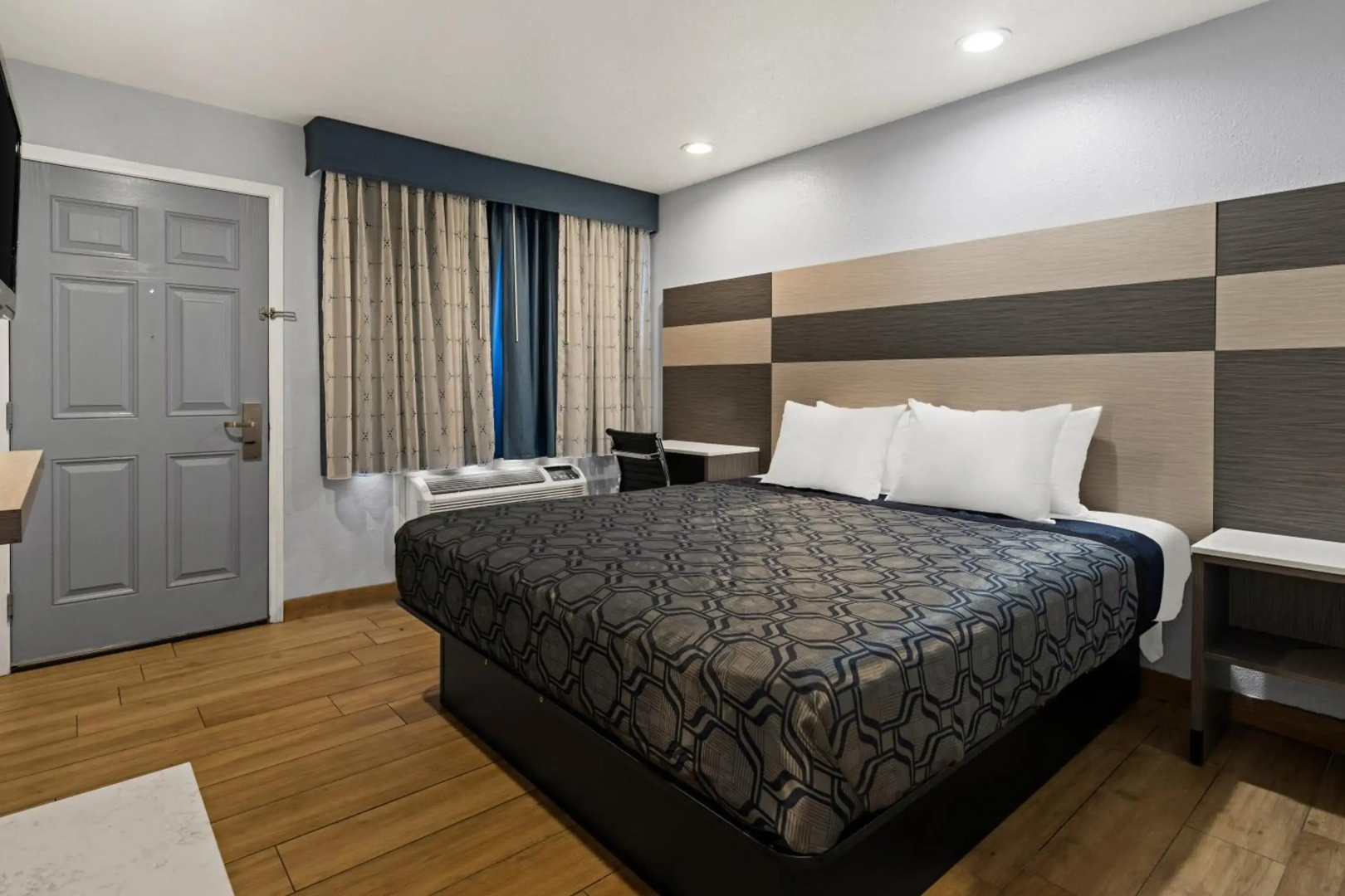 Bay Breeze Inn