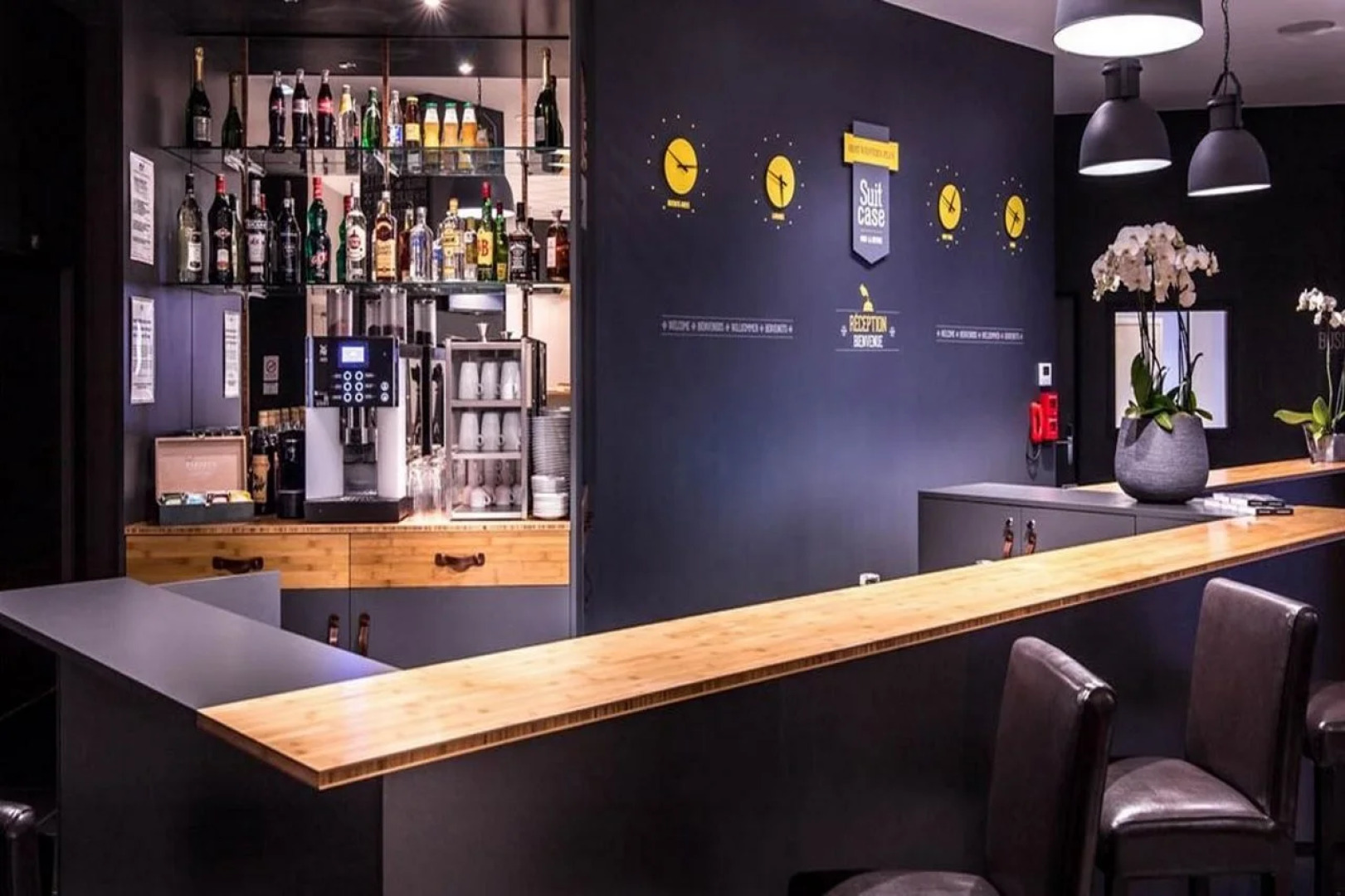 Best Western Plus Suitcase Paris La Defense