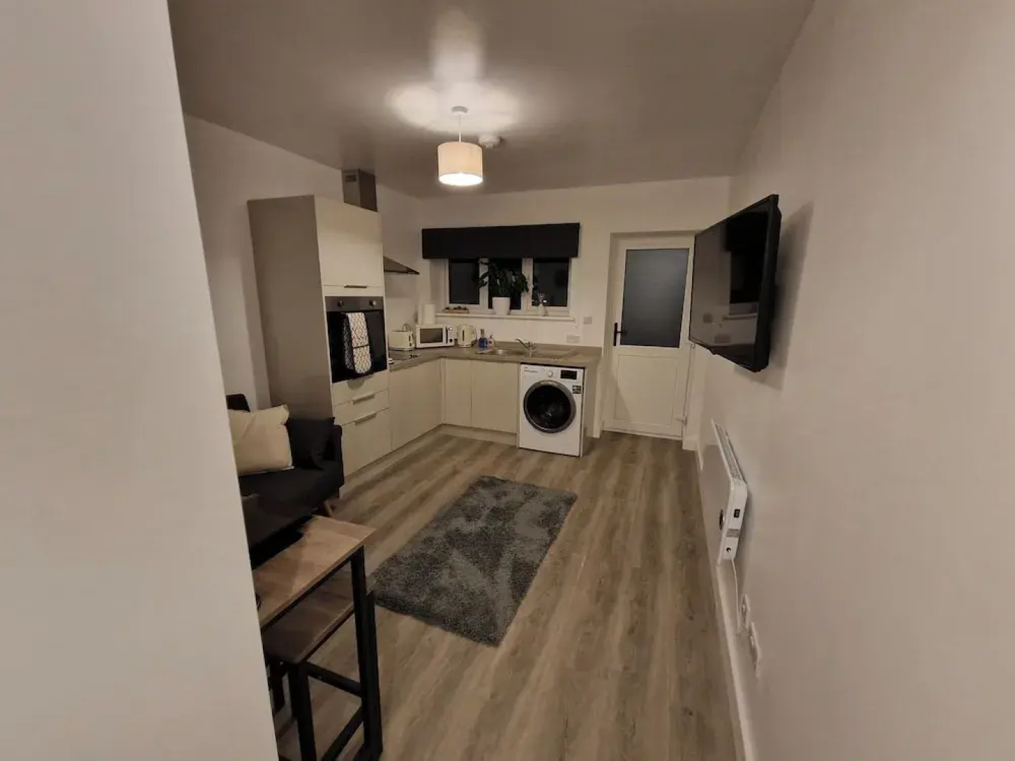 Cozy Apartment at Highbanks The Annex