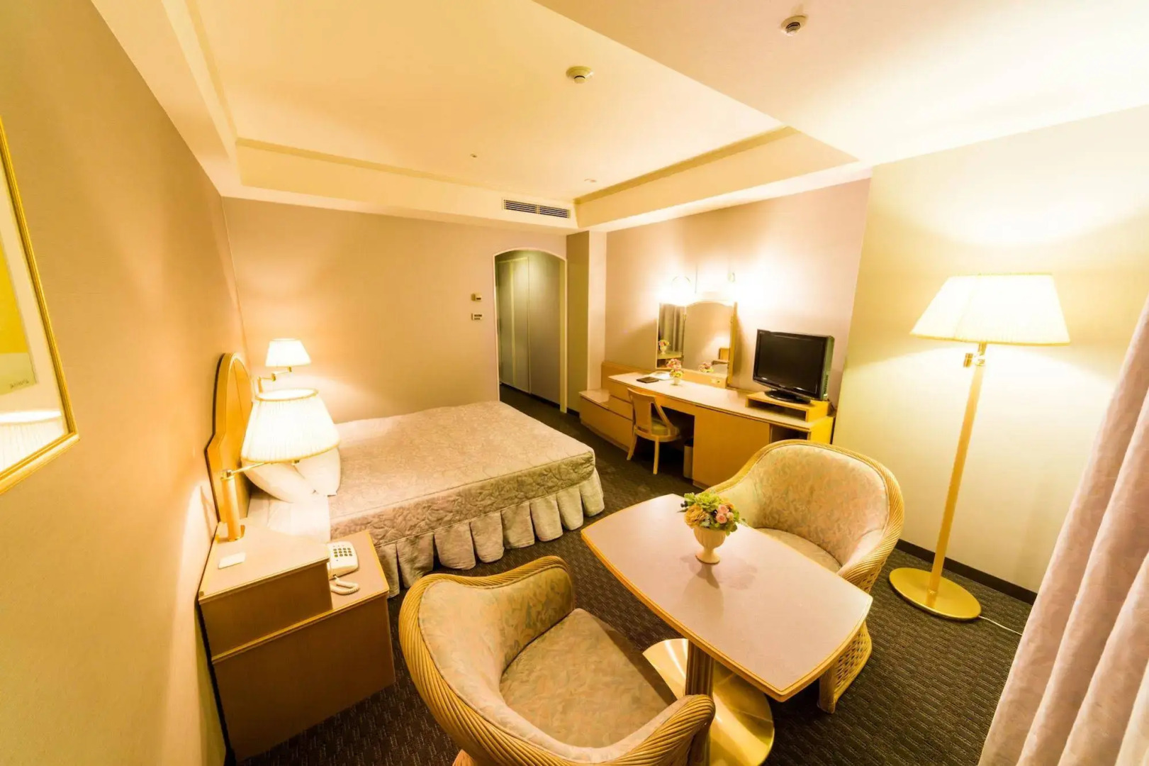 The Crown Palais New Hankyu Kochi