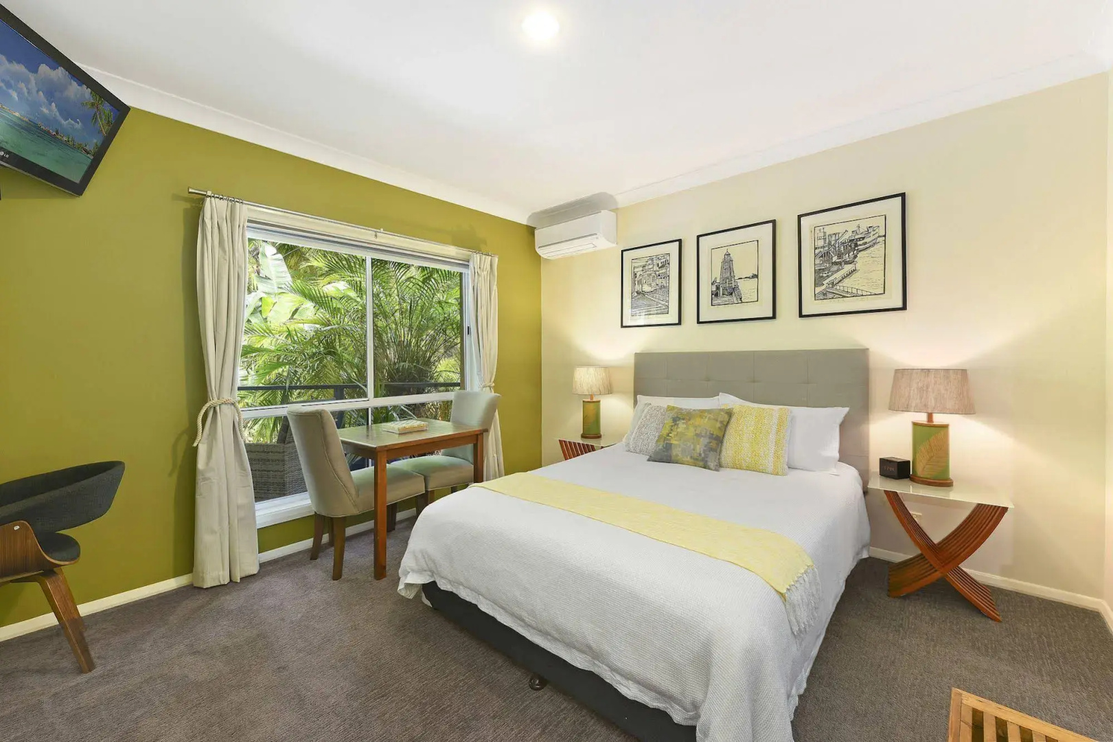 Azura Beach House B&B