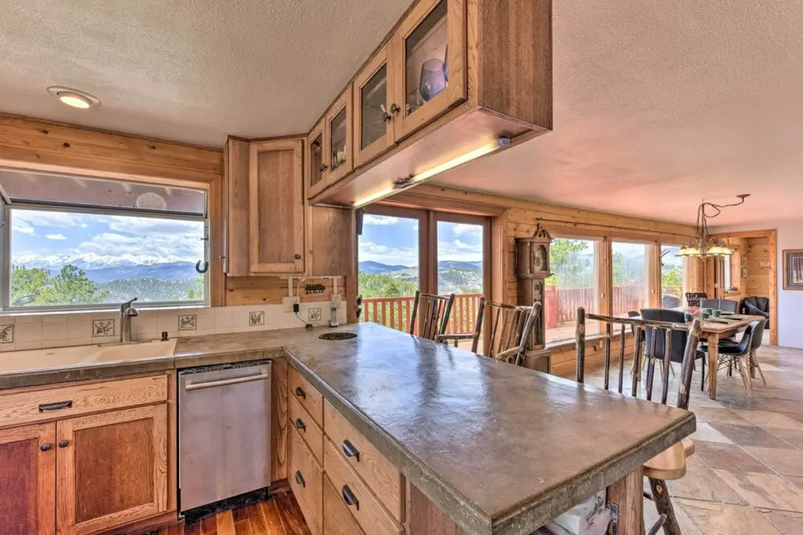 Secluded Cotopaxi Cabin w/ Panoramic Mtn Views