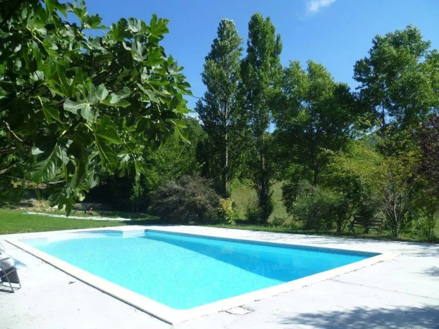 Characteristic Appartement With Swimming Pool, Completely Renovated