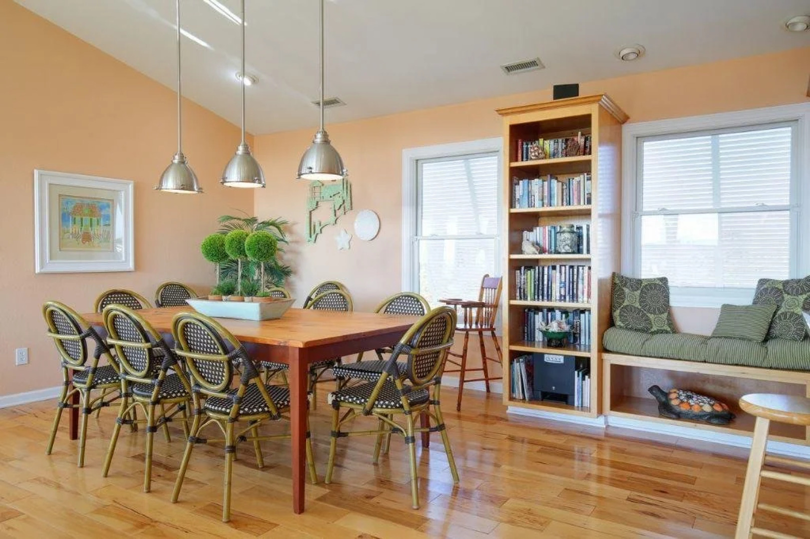 Stone's Throw - 5 Br Home