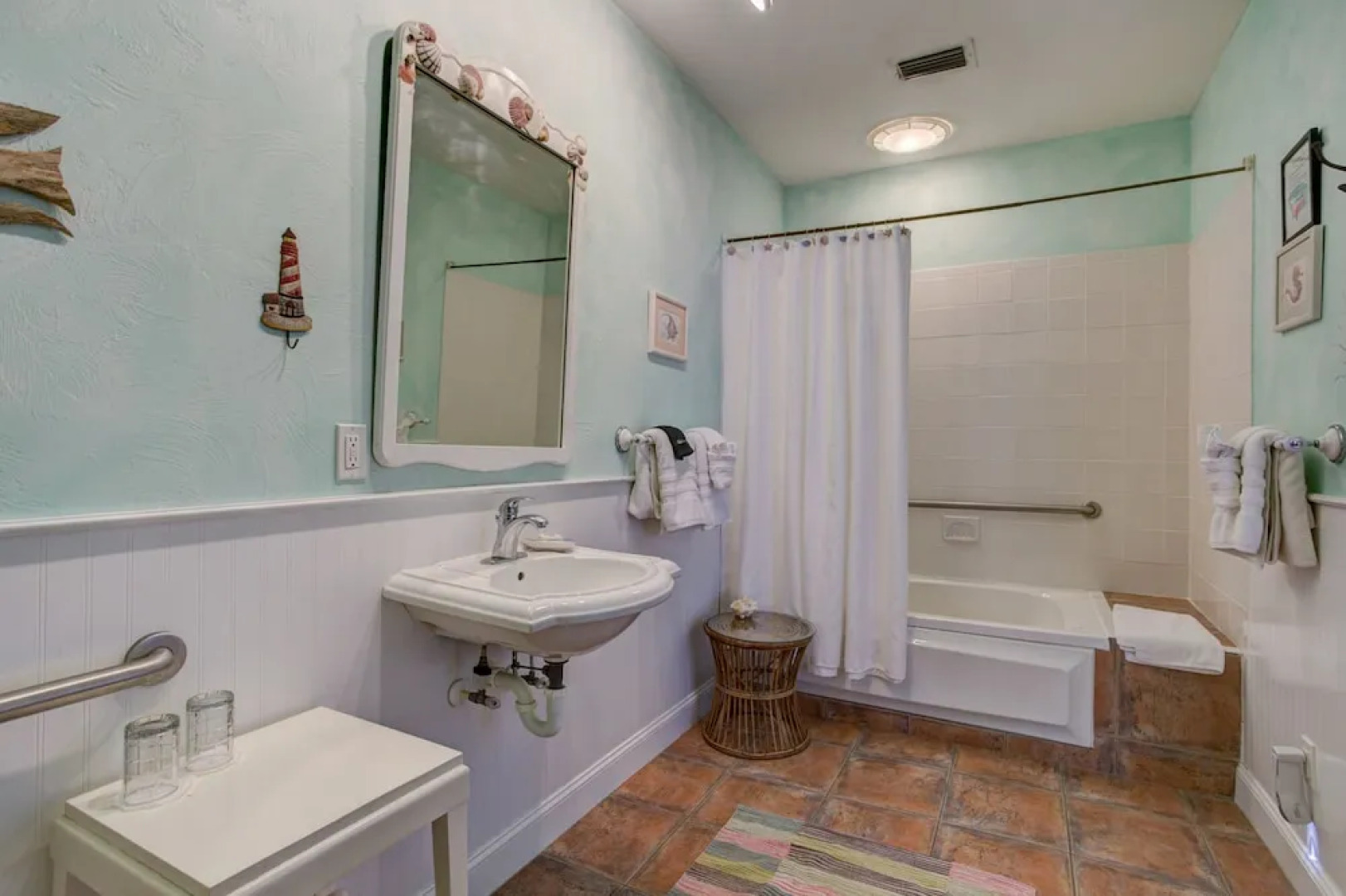 Anchor Inn NSB Bed & Breakfast