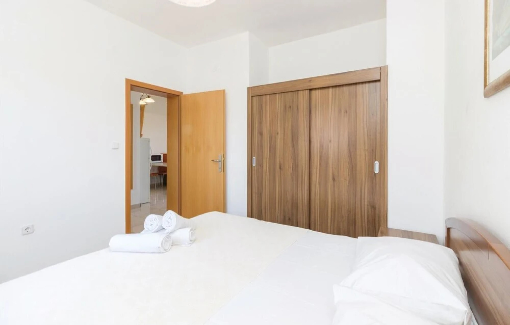 Amazing Home in Pasman With Wifi and 8 Bedrooms