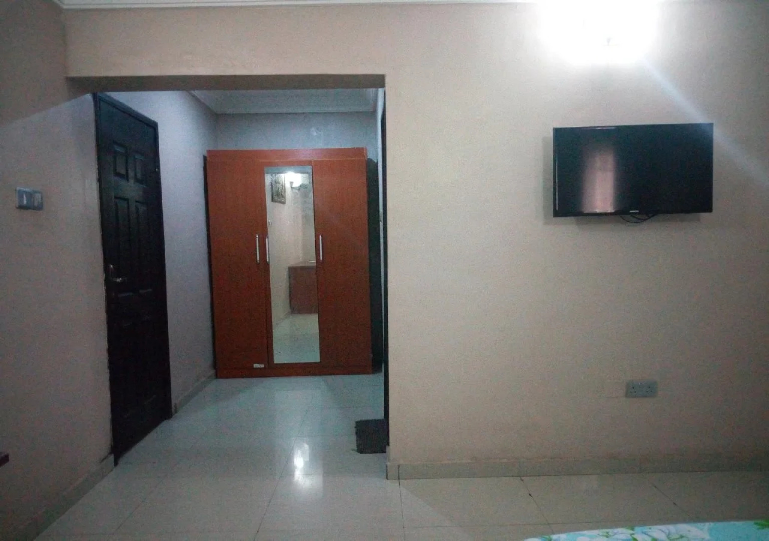 Bayse One Place Jericho