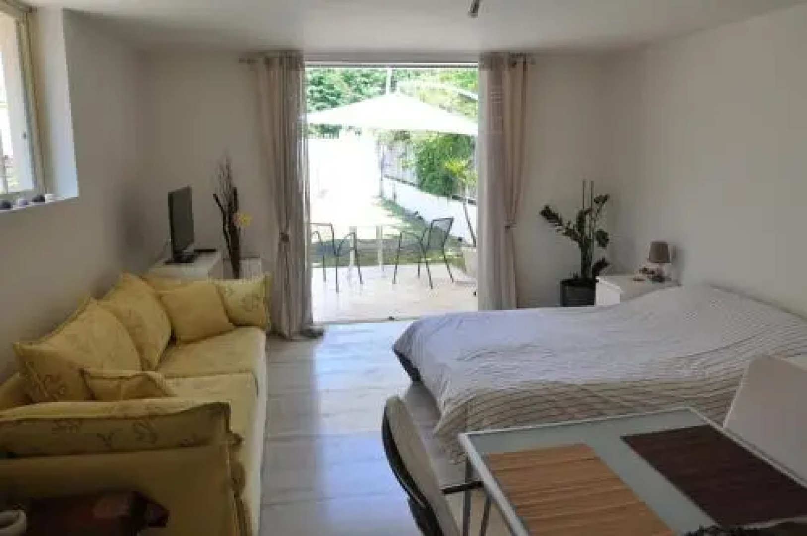 Cosy Studio with Garden / Individual apartment