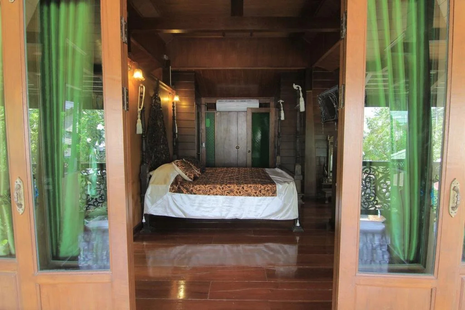 The Sali-Kham Traditional Lanna Home