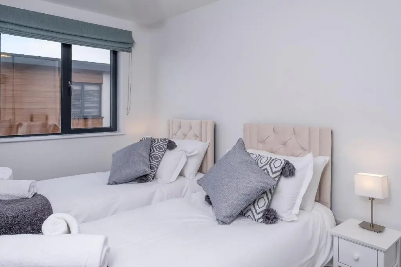 12 Putsborough - luxury flat, 4 minutes to Woolacombe beach with shared indoor pool.