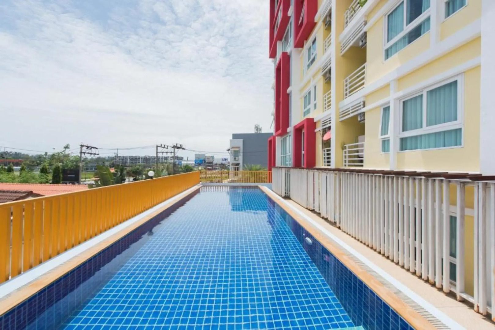 Backpacker Street Airport Place