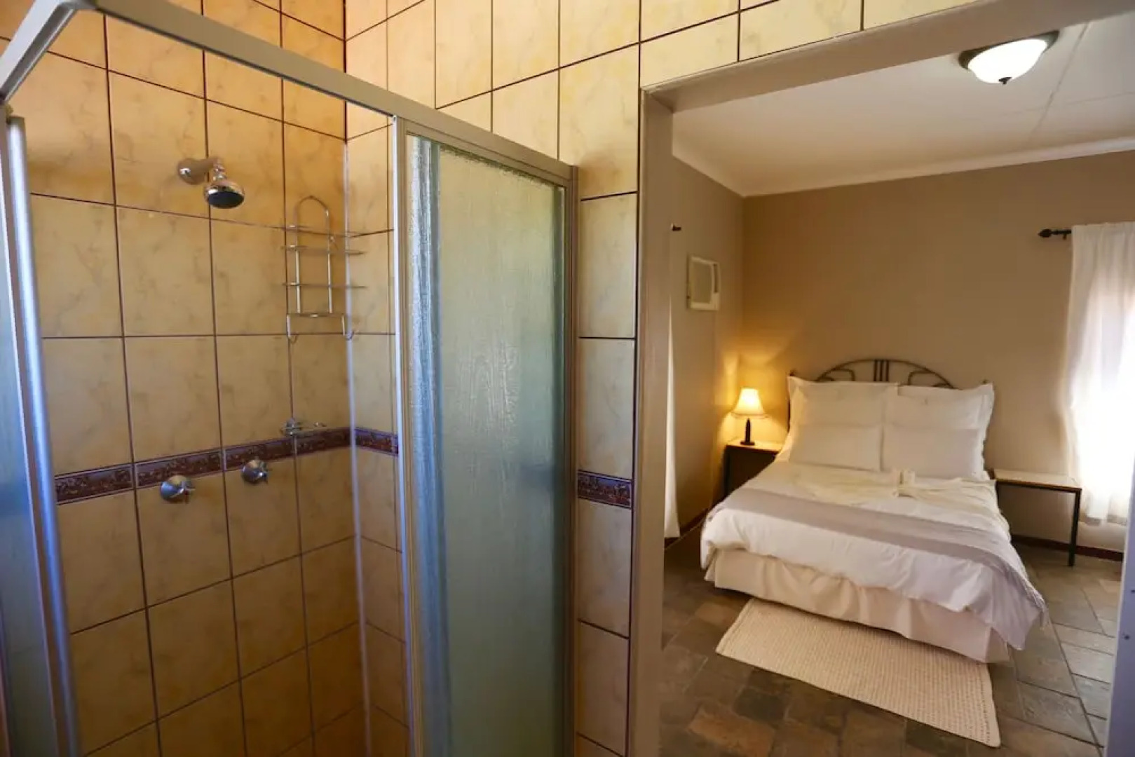 Stoney's Country Hotel