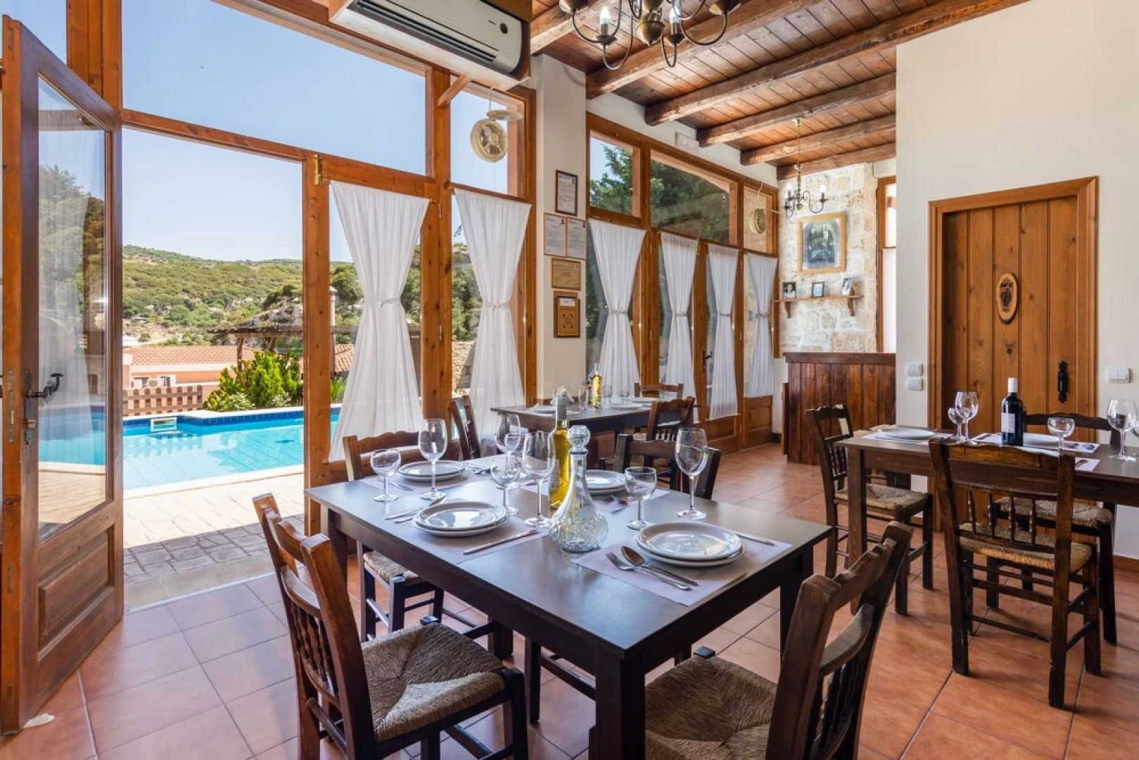 Petronikolis Traditional House