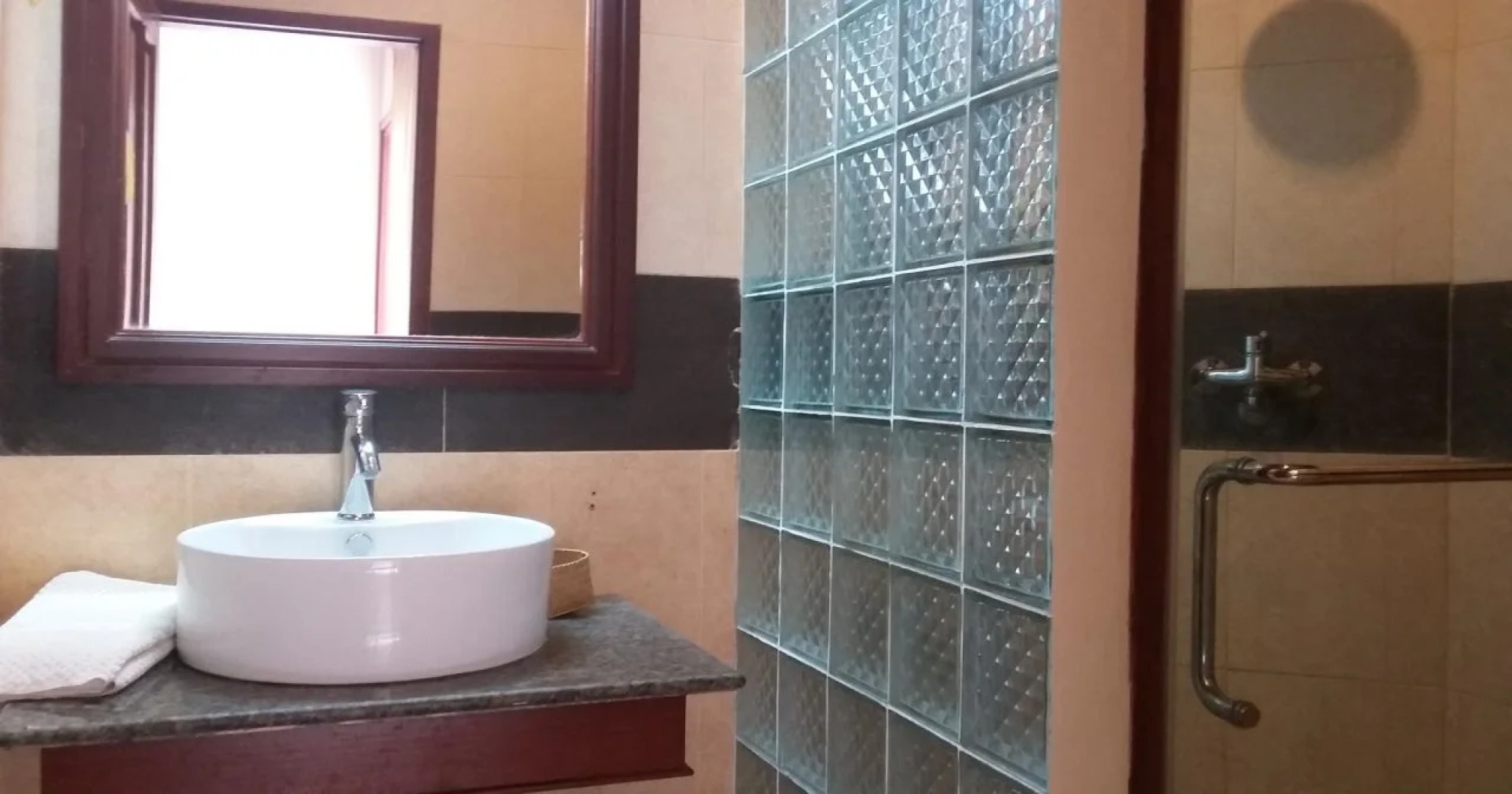 Senesothxeune Hôtel