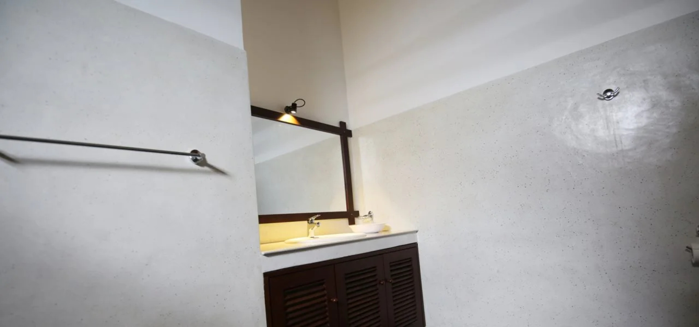 Sano Rich Lagoon Villa