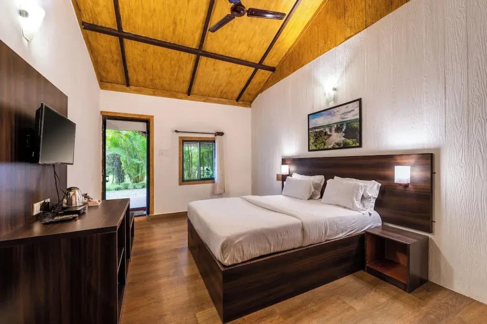 Shangri La Jungle Resort