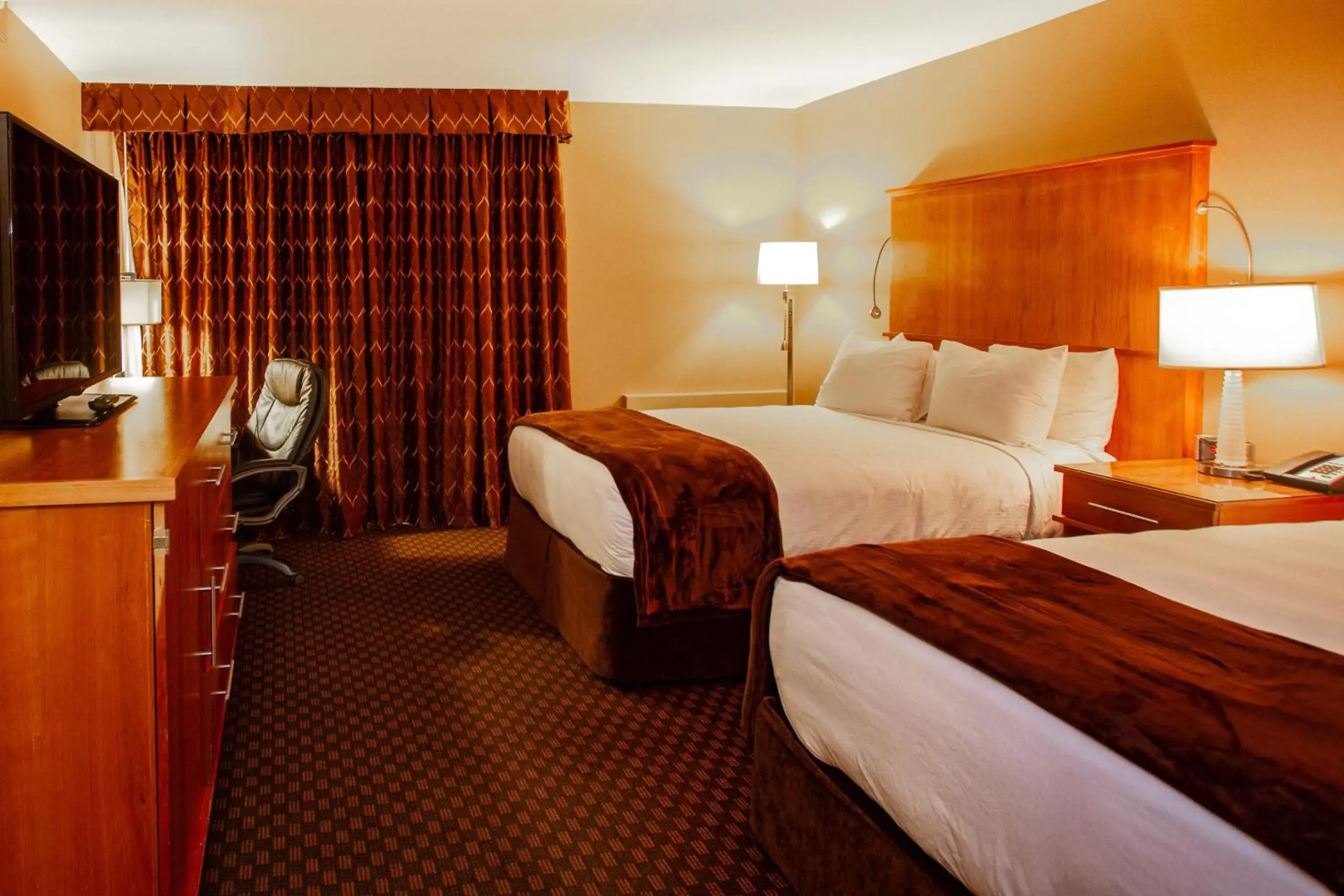 Mirabeau Park Hotel & Convention Center