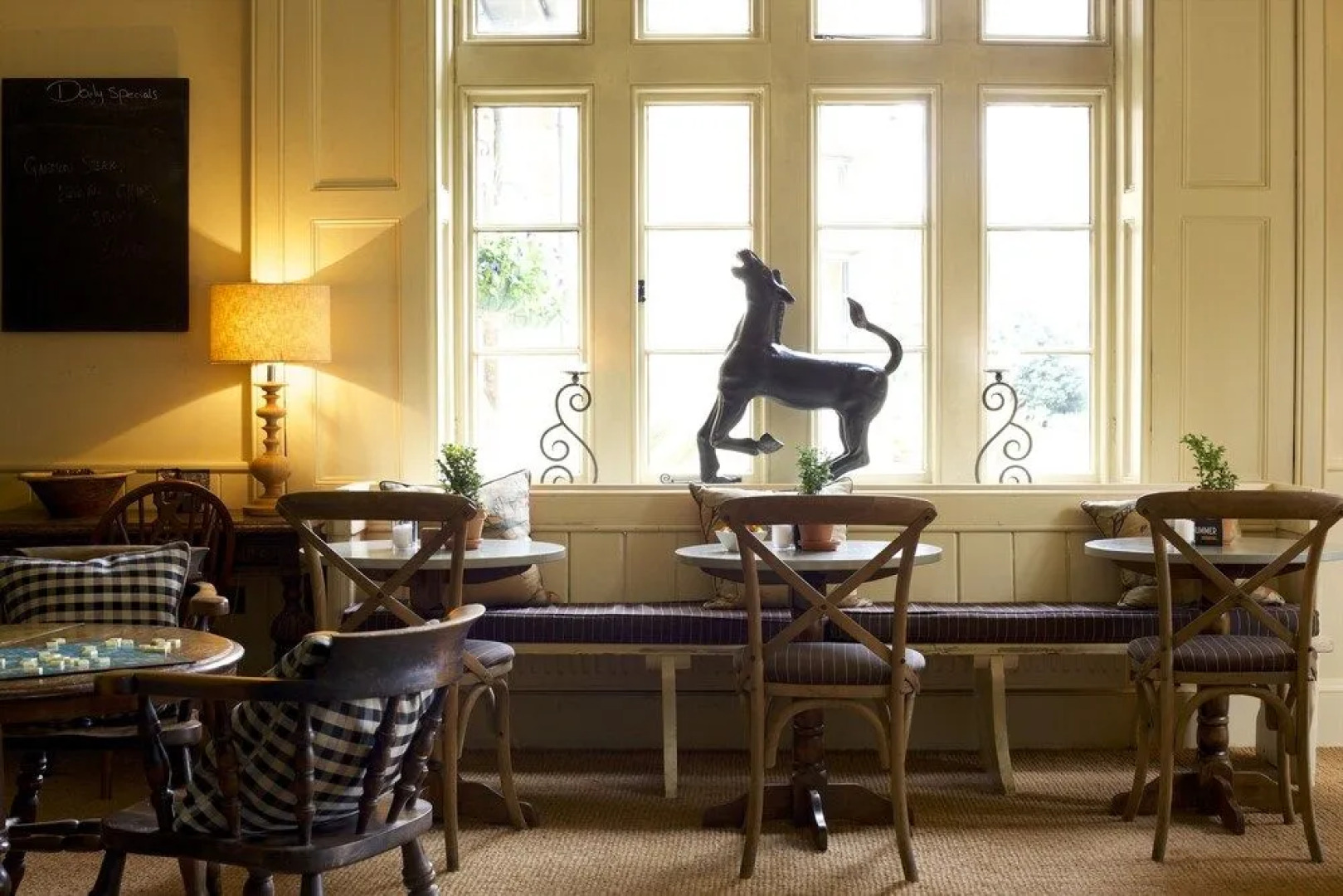 Hare And Hounds Hotel