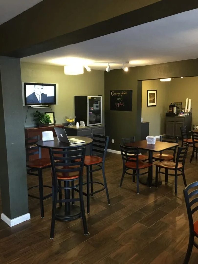 Super 8 Junction City