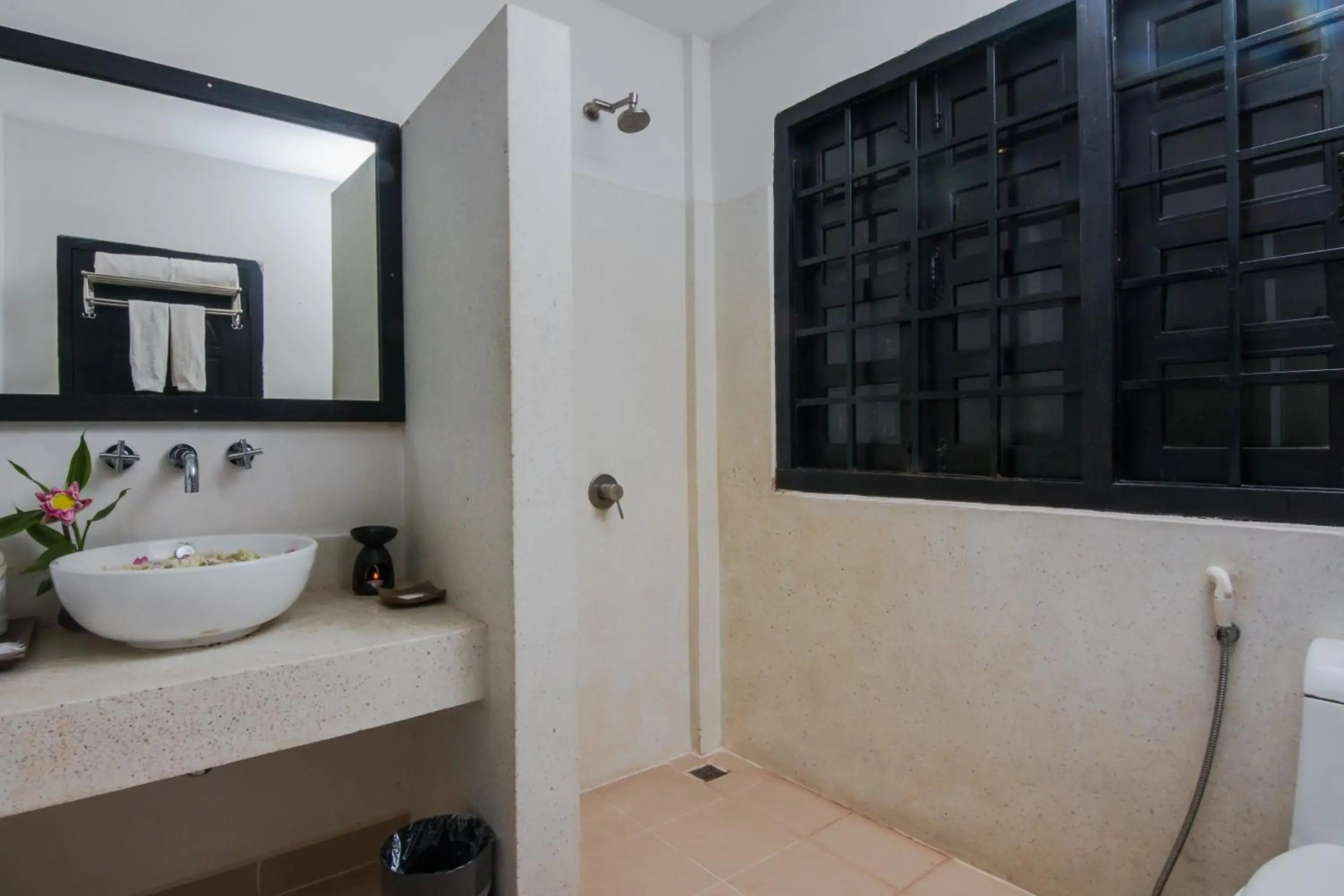 Apsara Centrepole Hotel